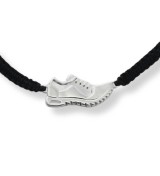 Brazalete zapatilla de running de plata
