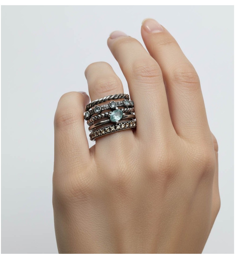 Anell ample per dona TopSilver de plata amb pedra calcedònia