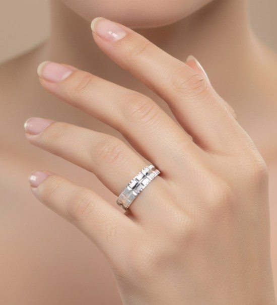 Alianza de boda unisex de plata con acabado texturizado y ancho de 4 mm