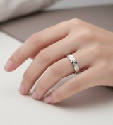 Alianza de plata de boda unisex de 4 mm con acabado texturizado