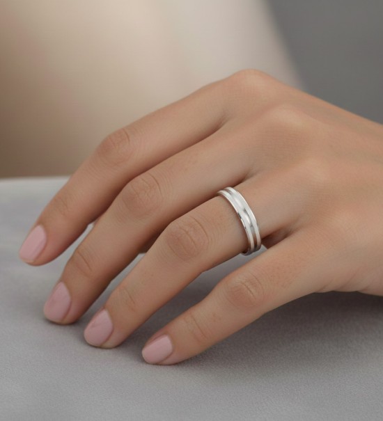 Anillo alianza de plata de boda unisex con textura y acabado elegante de 4 mm