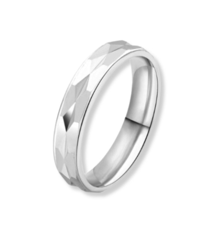 Anillo alianza de plata de boda unisex con textura facetada de 4 mm