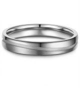 Anell aliança de titani unisex amb acabat mat i vores polides, disseny minimalista i resistent per a compromís o ús diari