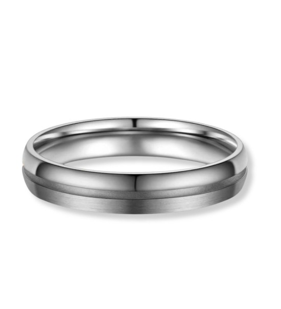 Anillo alianza de titanio mate unisex con acabado cepillado y línea central elegante