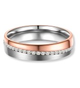 Anillo de alianza para mujer de titanio bicolor con acabado IP rosa 14k y circonitas brillantes