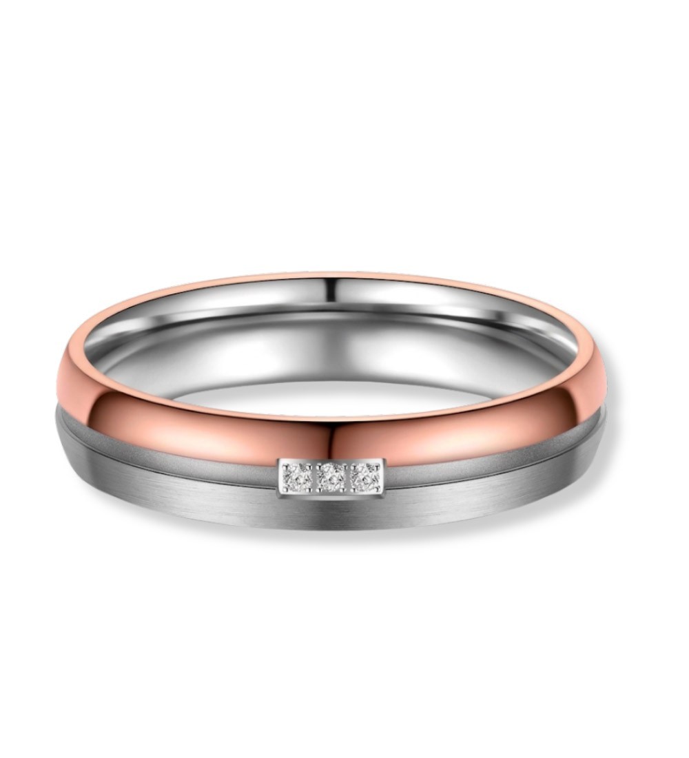 Anillo alianza mujer de titanio bicolor con acabado IP rosa 14k y zirconitas incrustadas, diseño elegante y moderno