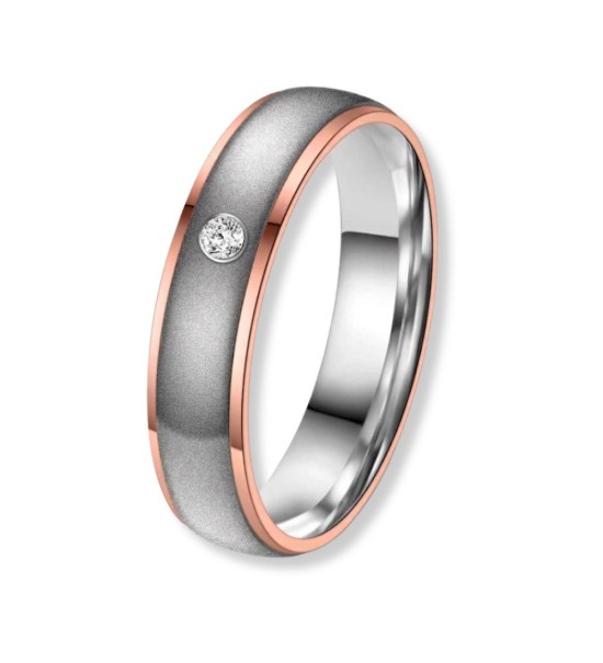 Anillo de alianza para mujer en titanio bicolor acabado mate con bordes IP rosa 14k y circonita brillante incrustada