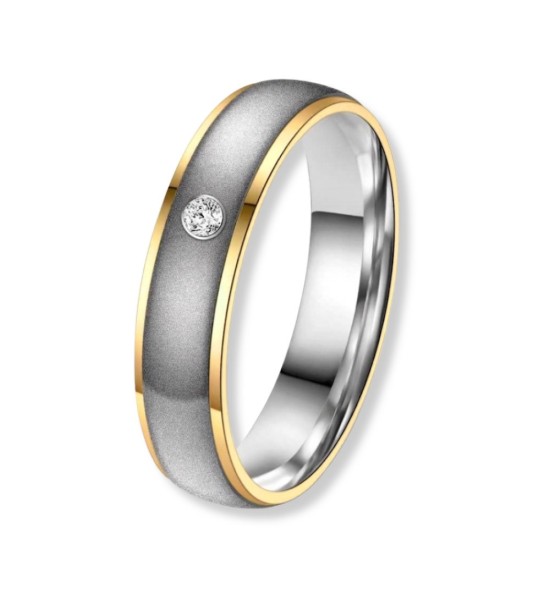 Anillo de alianza para mujer en titanio bicolor con acabado mate, bordes IP oro 14k y zirconita incrustada