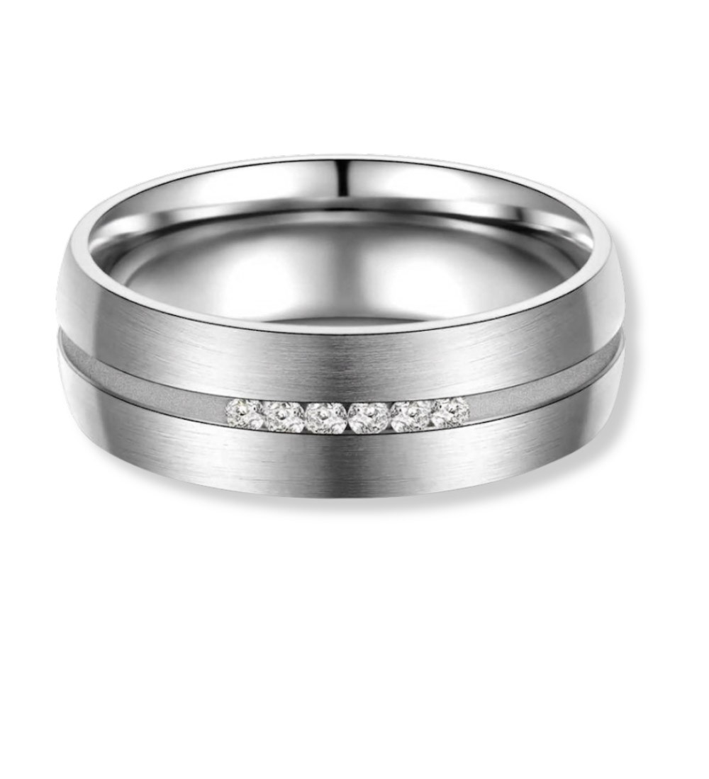 Anillo de alianza para mujer de titanio con acabado mate y circonitas incrustadas en línea lateral