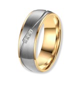 Anillo de alianza para mujer en titanio bicolor con acabado mate y brillante IP dorado y circonitas incrustadas