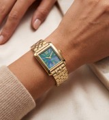 Reloj Viceroy para mujer dorado IP con esfera de nácar verde y diseño elegante rectangular