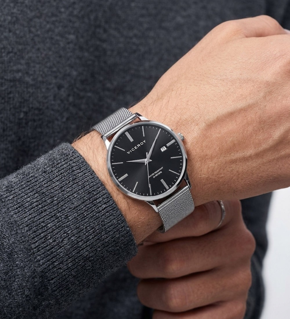 Reloj Viceroy clásico para hombre con esfera negra y correa milanesa de acero inoxidable