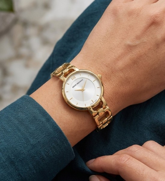 Reloj Mark Maddox dorado para mujer con pulsera metálica elegante y esfera minimalista
