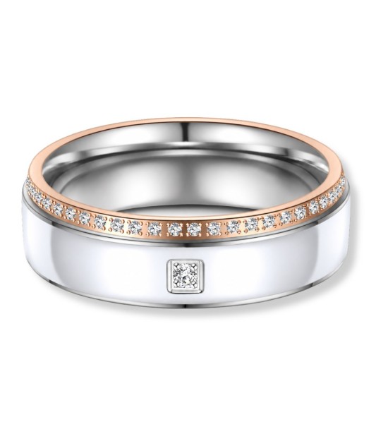 Anillo de alianza bicolor en acero con detalle en tono rosa 14k y circonitas brillantes