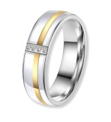 Anell d’aliança bicolor d’acer amb detall daurat 14k, esmalt blanc i zirconites brillants
