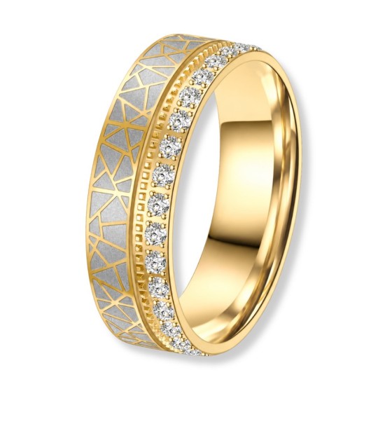 Anillo de alianza bicolor en acero dorado con diseño geométrico y circonitas brillantes