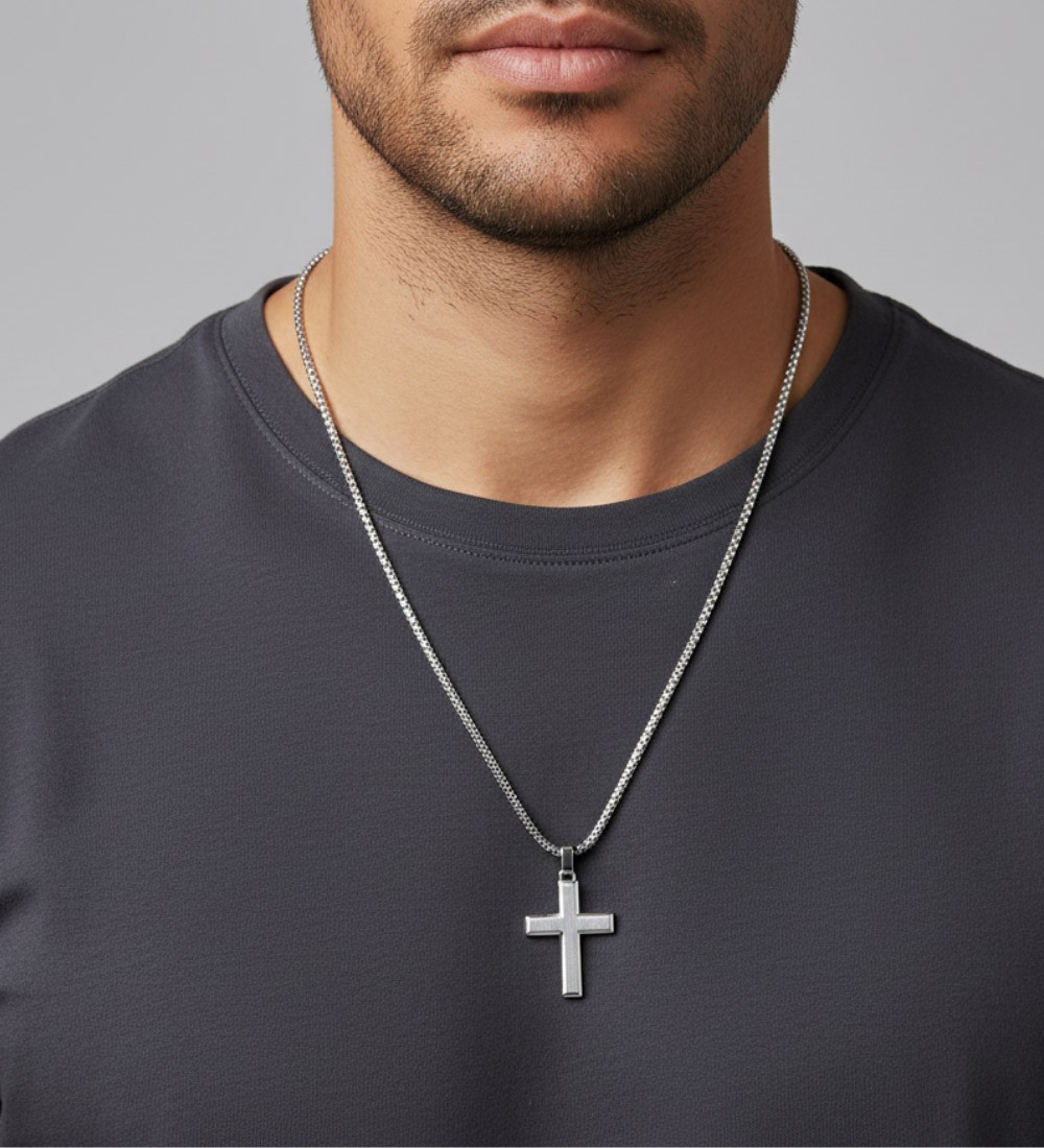 Colgante cruz de acero Lotus Style con cadena de acero y diseño elegante para hombre.