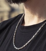 Collar cadena d’acer matisat Lotus Style per home amb estil modern i acabat elegant per al dia a dia.