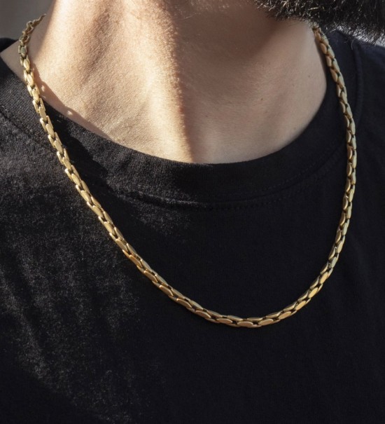 Collar cadena Lotus Style de acero dorado matizado para hombre con estilo moderno y elegante para el día a día.