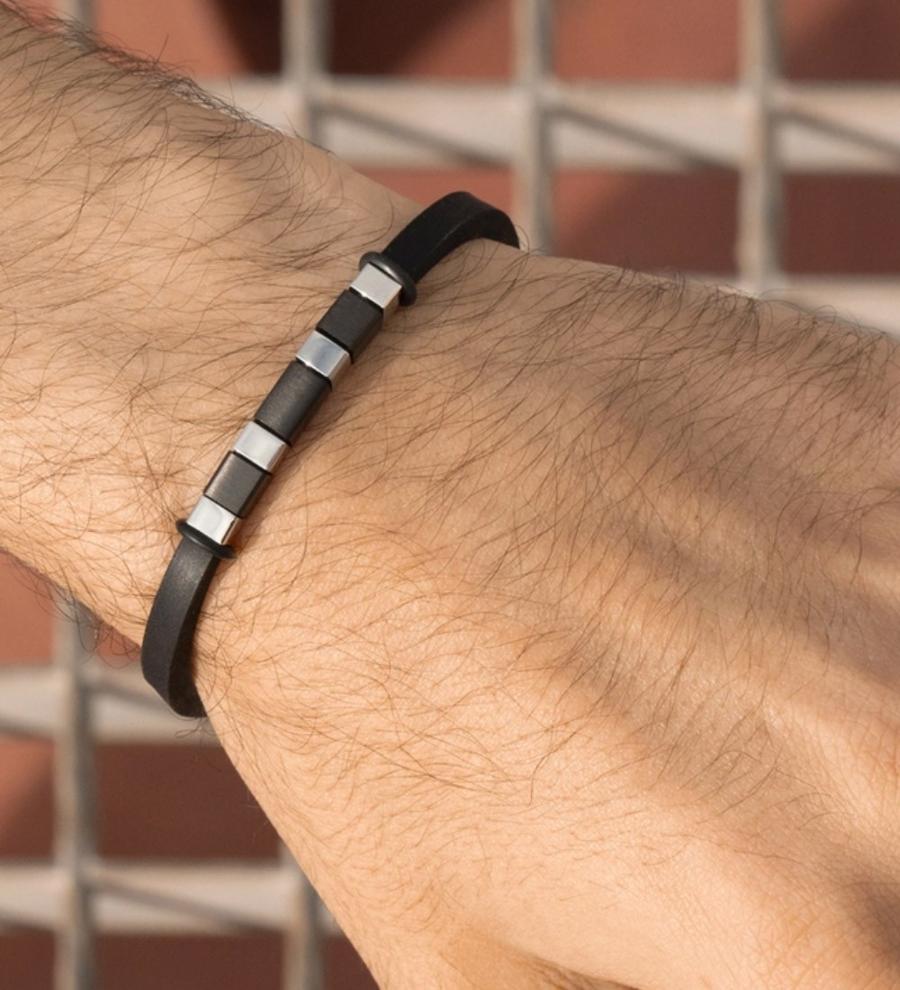 Pulsera Lotus Style de acero y caucho negro para hombre con diseño moderno y elegante ref. LS2538/2/4.