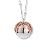 Collar llamador de ángeles de acero bicolor IP rosa con corazones y cadena larga para embarazadas.