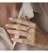 Anell solitari de plata rodiada amb circonita